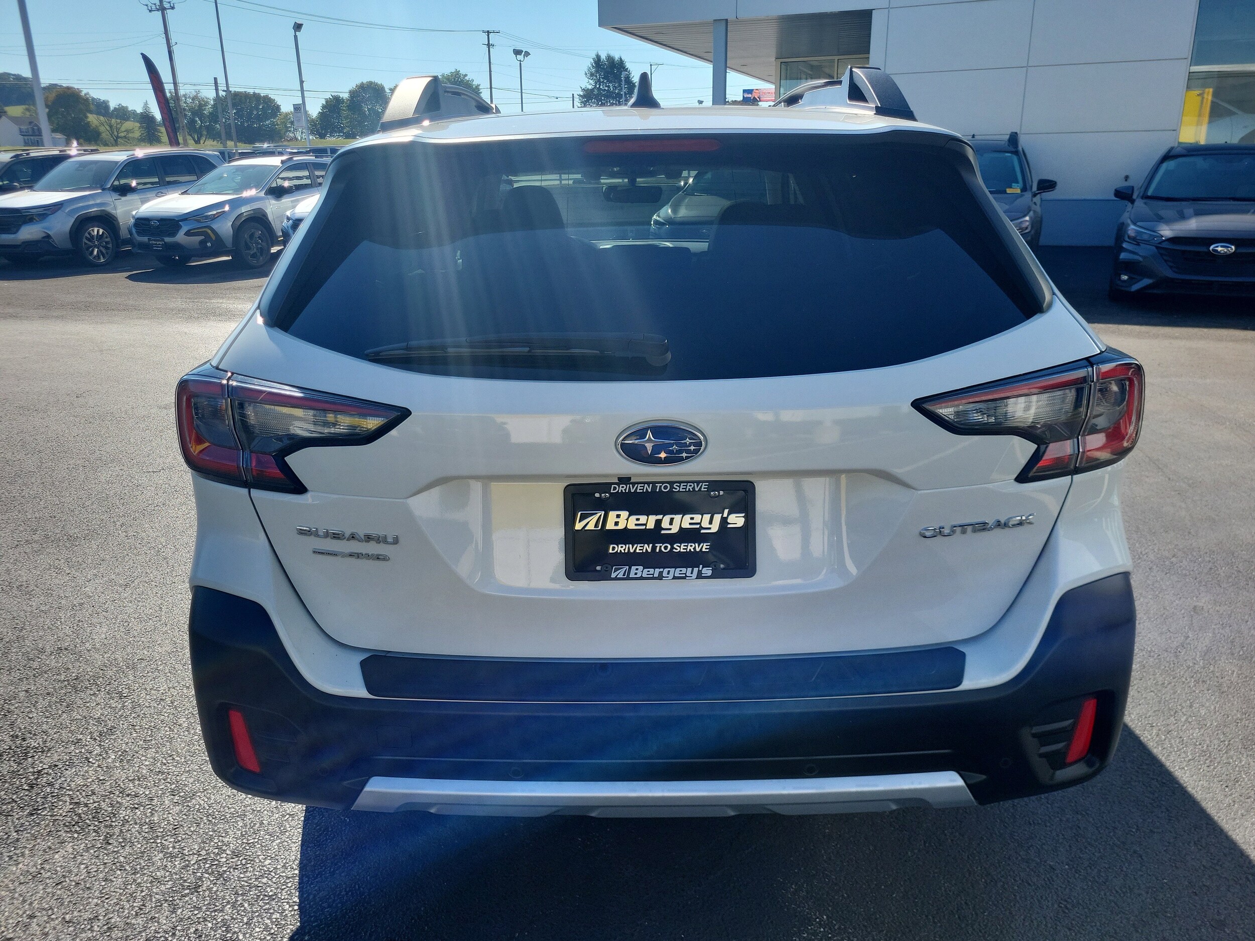 2022 Subaru Outback Limited photo 3