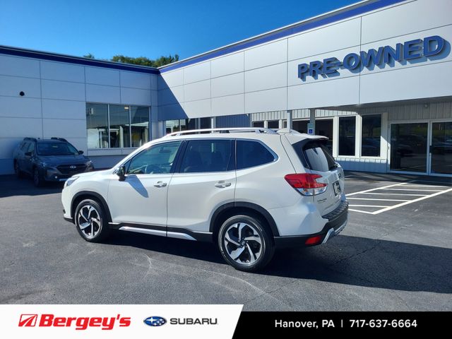 2022 Subaru Forester Touring photo 2