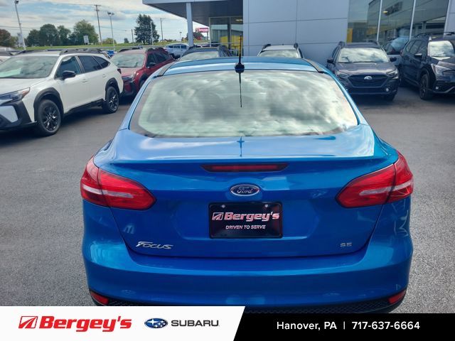 2015 Ford Focus SE photo 4