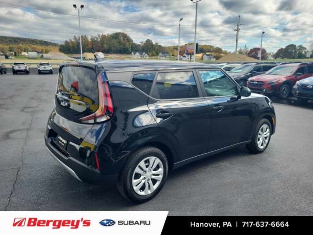 Used 2025 Kia Soul LX Hatchback