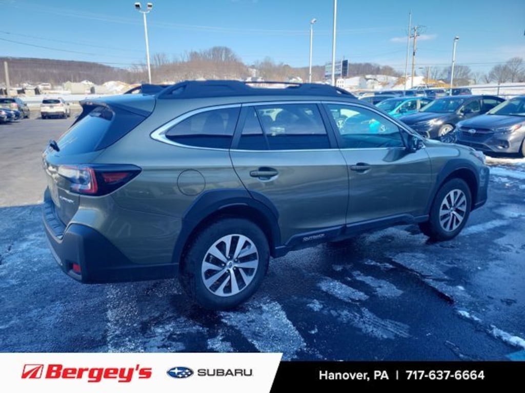 Used 2025 Subaru Outback Premium SUV