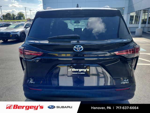 2021 Toyota Sienna XLE photo 4