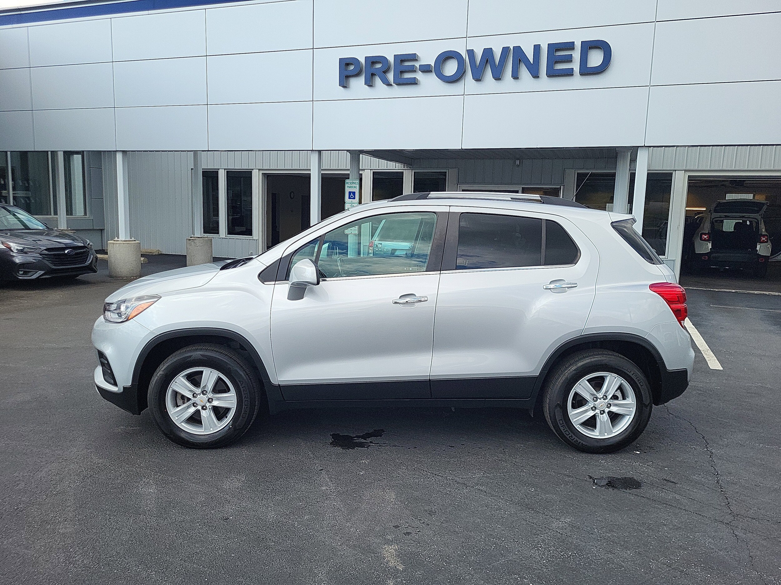 2020 Chevrolet Trax LT photo 2