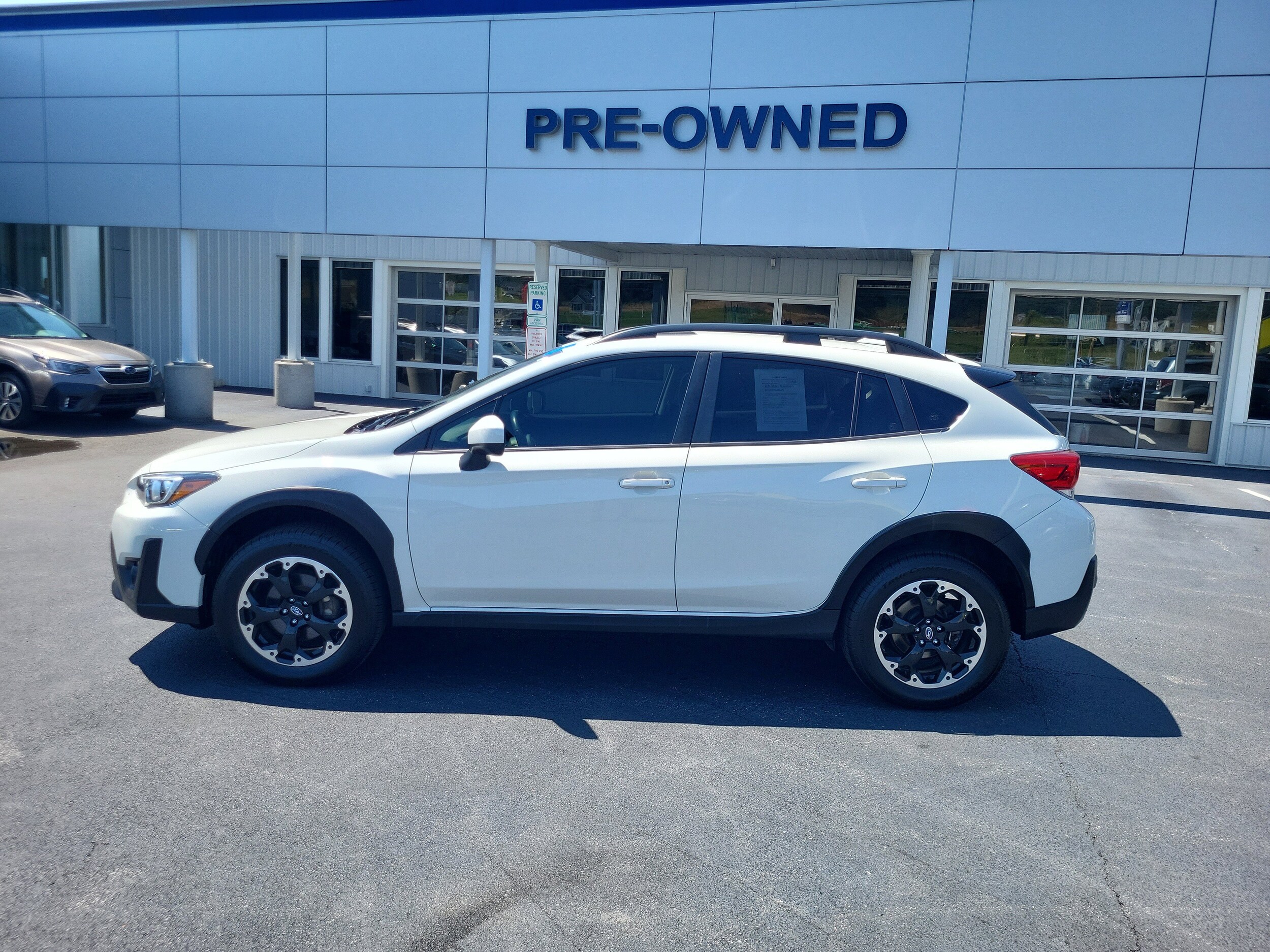 2021 Subaru Crosstrek Premium photo 2
