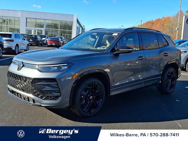 2025 Volkswagen Tiguan SE R-Line Black photo 2