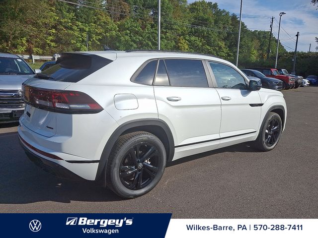 2026 Volkswagen Atlas Cross Sport SEL R-Line photo 2
