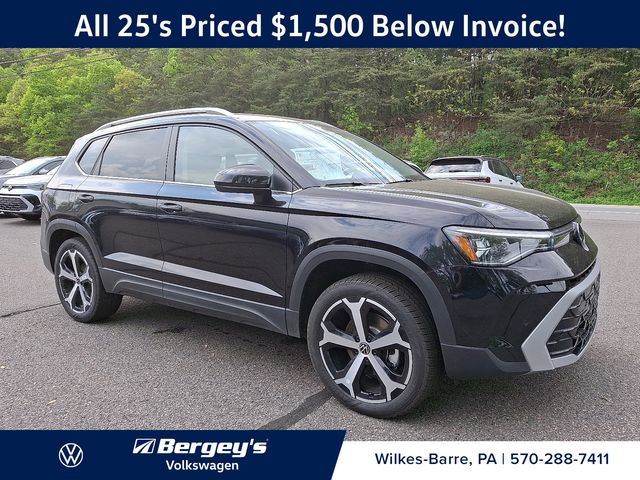 2025 Volkswagen Taos SEL's photo