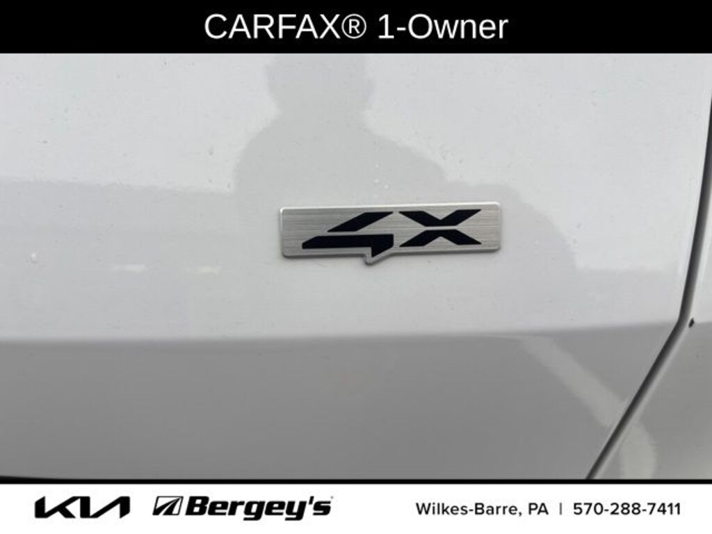 Used 2025 Kia Sportage EX SUV