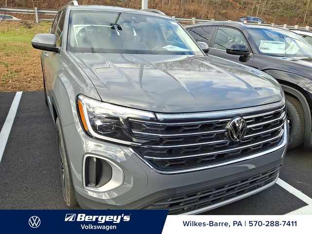 2026 Volkswagen Atlas SEL photo 2