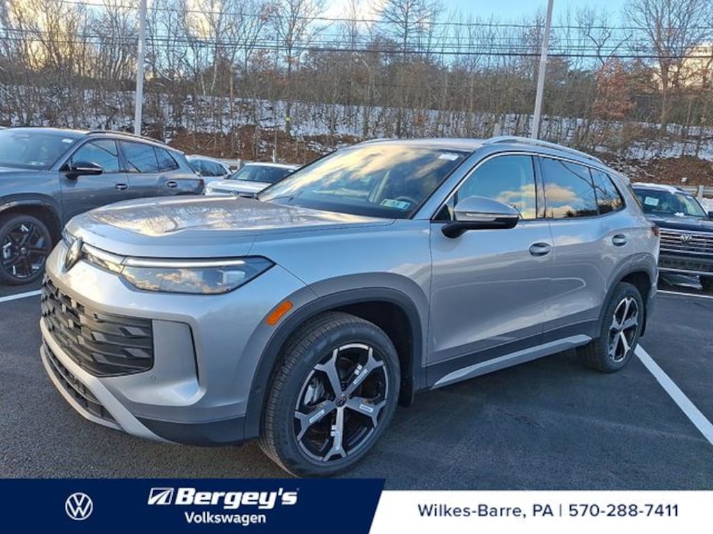 New 2026 Volkswagen Tiguan 2.0T SE SUV