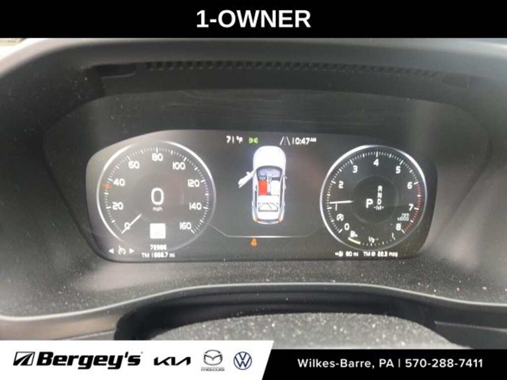 Used 2021 Volvo XC40 T5 Momentum SUV