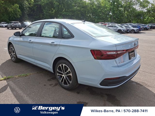 2025 Volkswagen Jetta 1.5T Sport photo 3