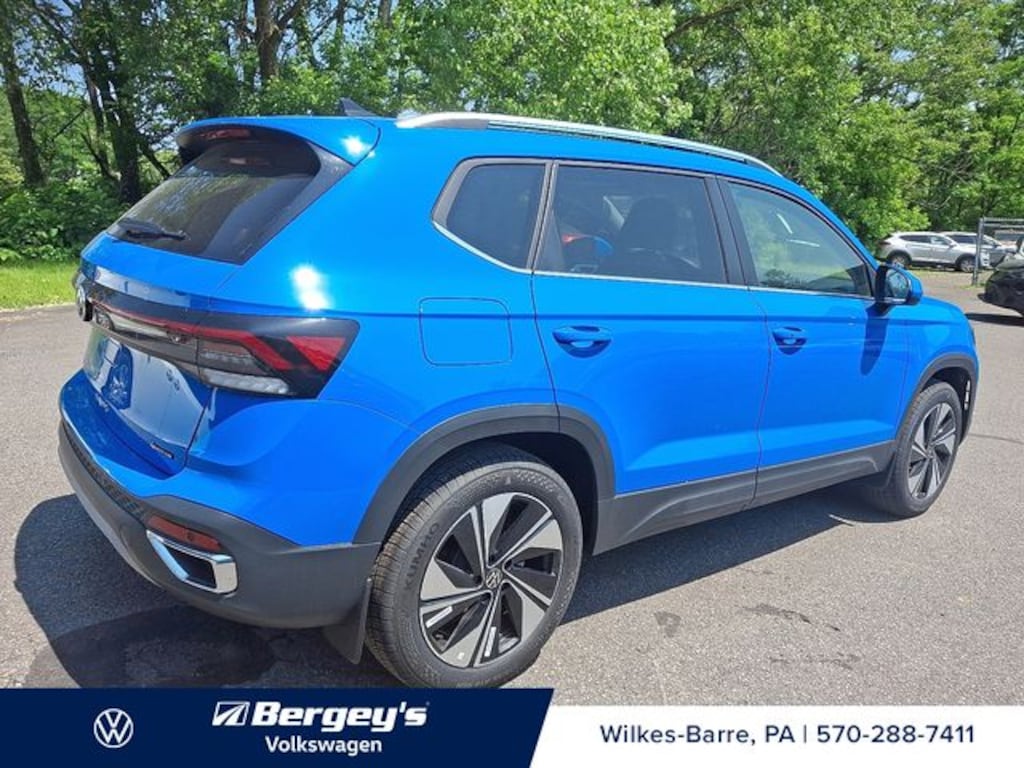 New 2025 Volkswagen Taos 1.5T SE SUV