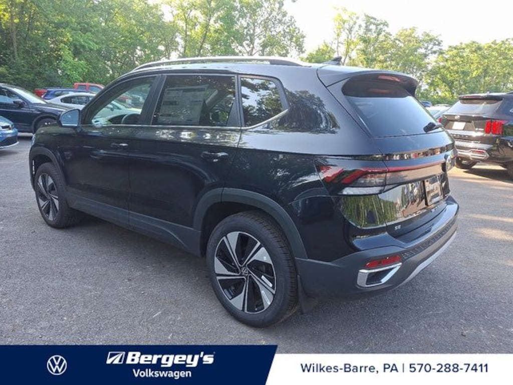 New 2025 Volkswagen Taos 1.5T SE SUV