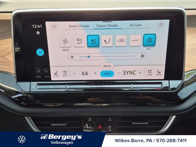 2025 Volkswagen Atlas SE w/Tech - Photo 21