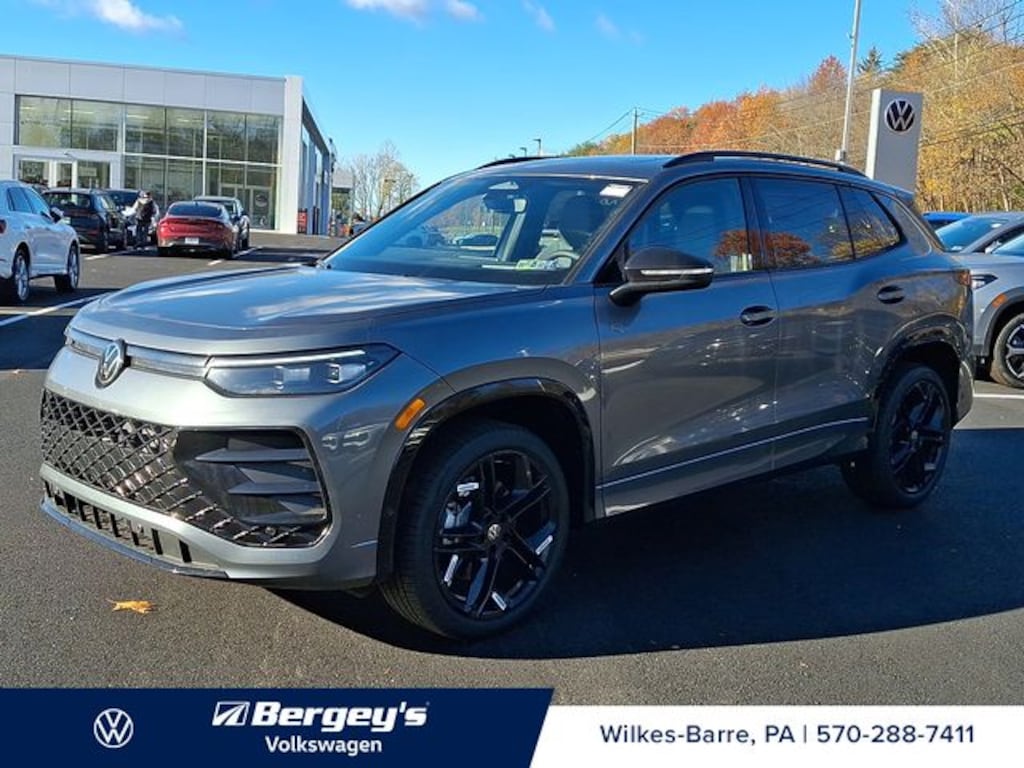 New 2026 Volkswagen Tiguan 2.0T SE R-Line Black SUV