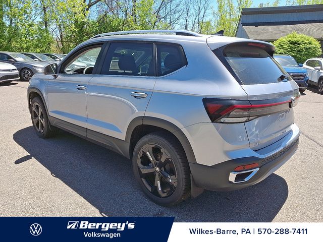 2025 Volkswagen Taos SEL photo 2