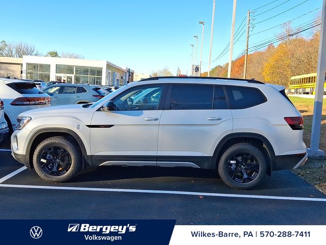 2026 Volkswagen Atlas Peak Edition SE photo 3