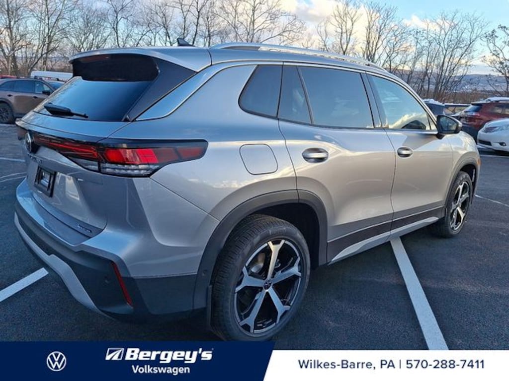 New 2026 Volkswagen Tiguan 2.0T SE SUV