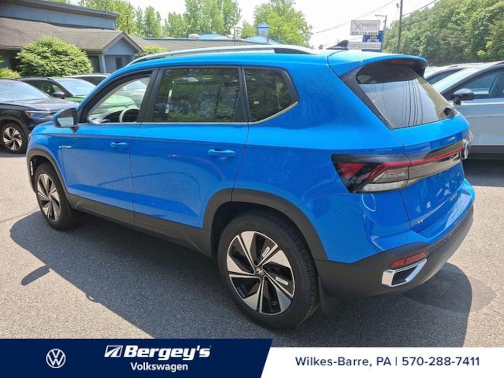 New 2025 Volkswagen Taos 1.5T SE SUV