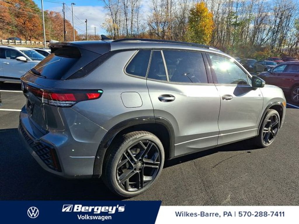 New 2026 Volkswagen Tiguan 2.0T SE R-Line Black SUV