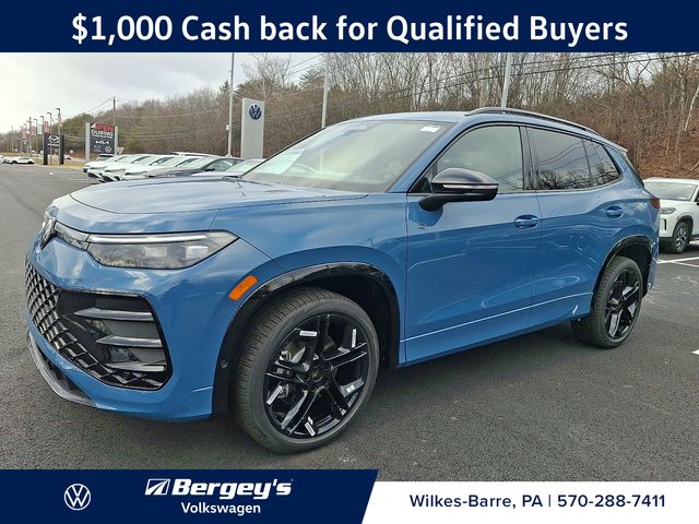 2026 Volkswagen Tiguan SE R-LINE BLACK's photo