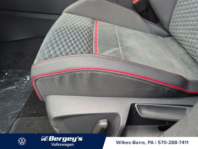 2026 Volkswagen Golf GTI SE - Photo 13