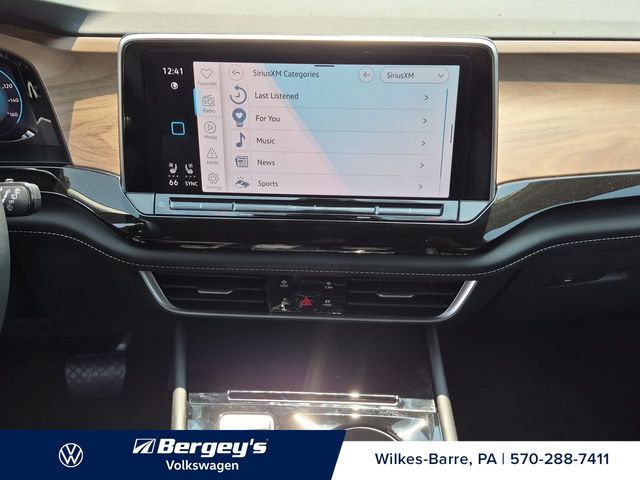 2025 Volkswagen Atlas SE w/Tech - Photo 23