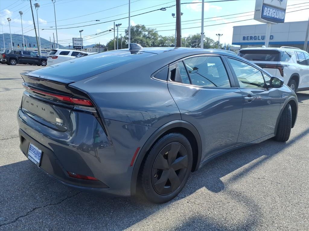 Used 2024 Toyota Prius LE