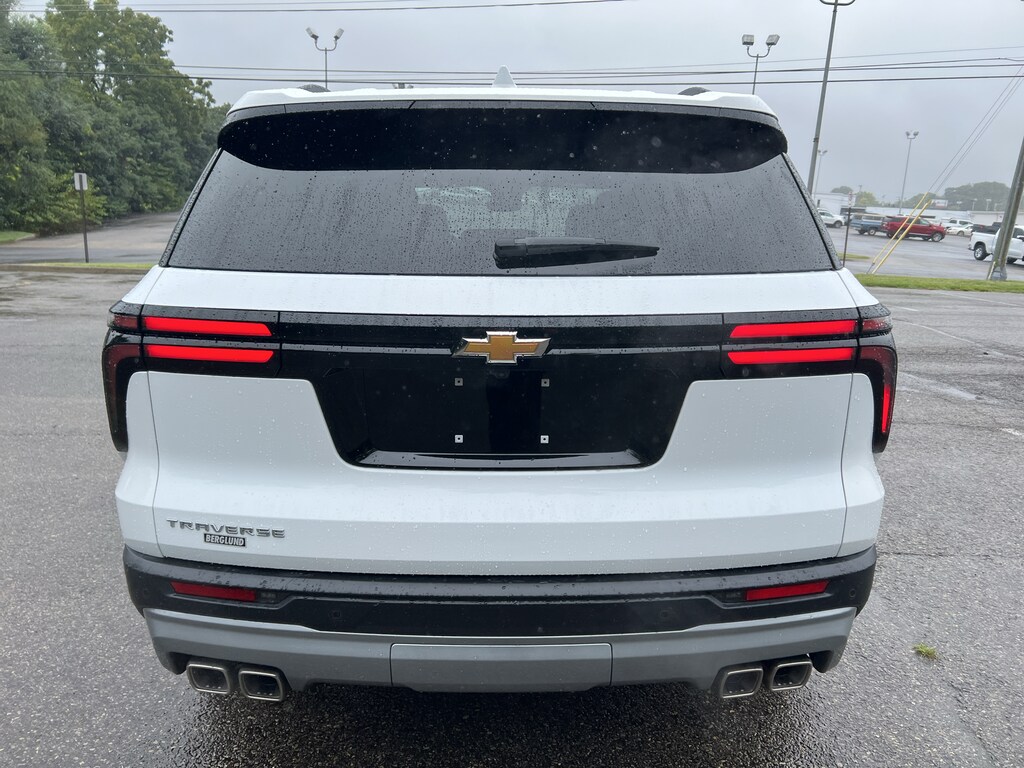 Used 2026 Chevrolet Traverse LT SUV