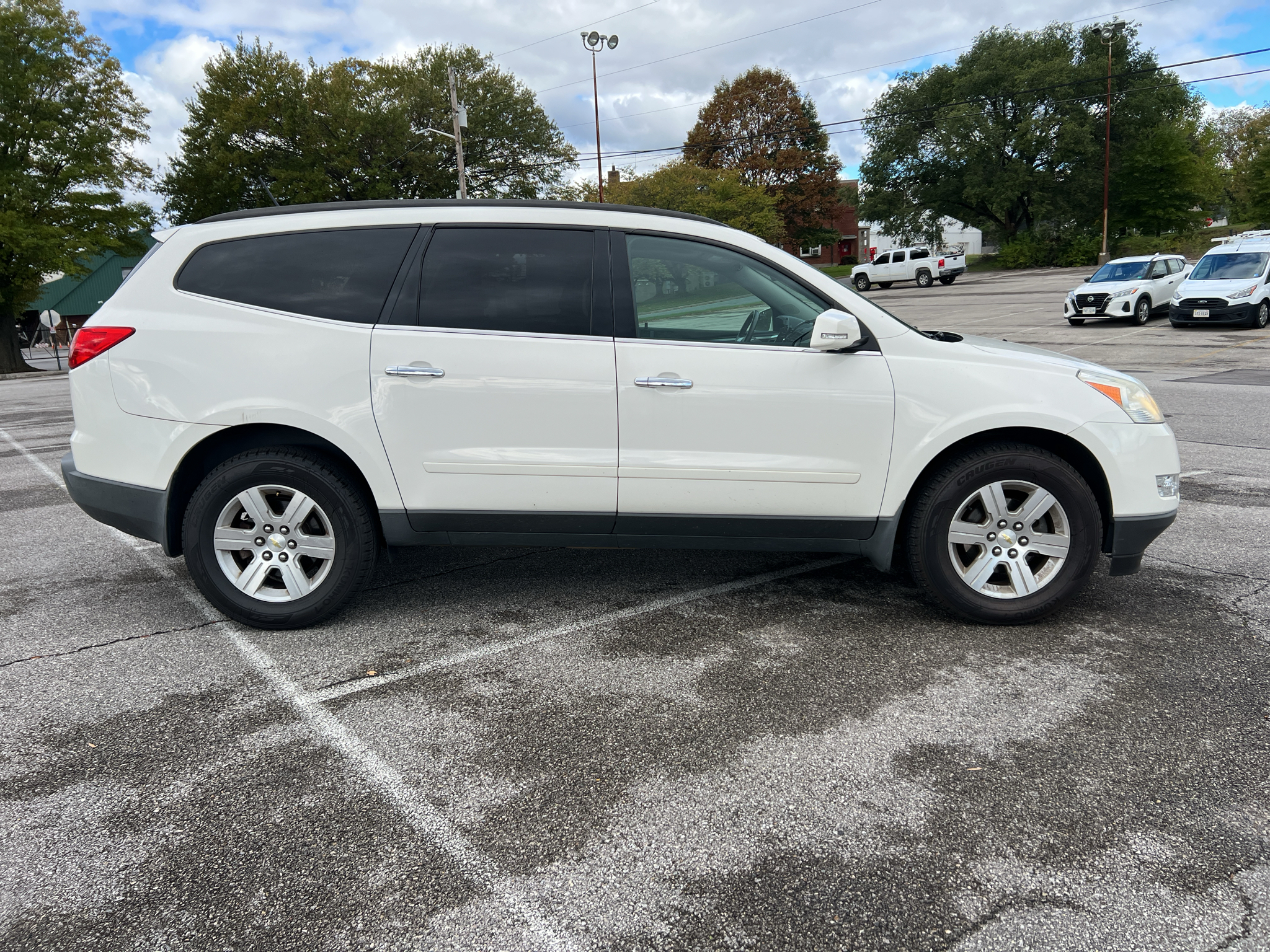 Used 2011 Chevrolet Traverse LT w/1LT SUV