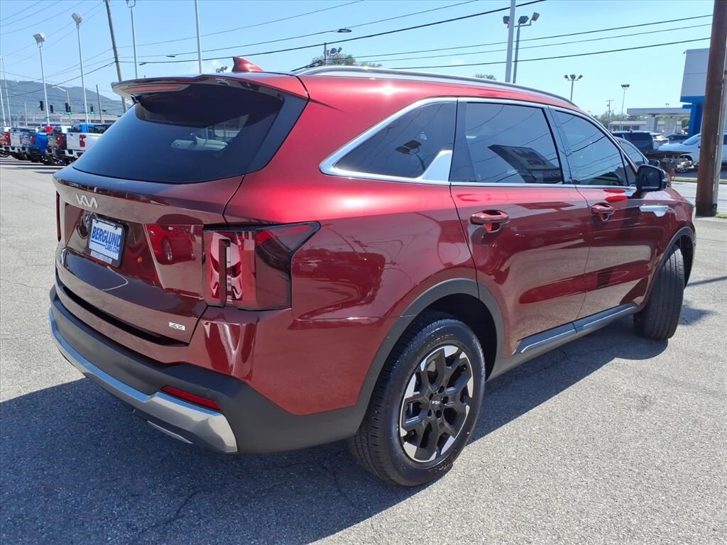 Used 2024 Kia Sorento S SUV