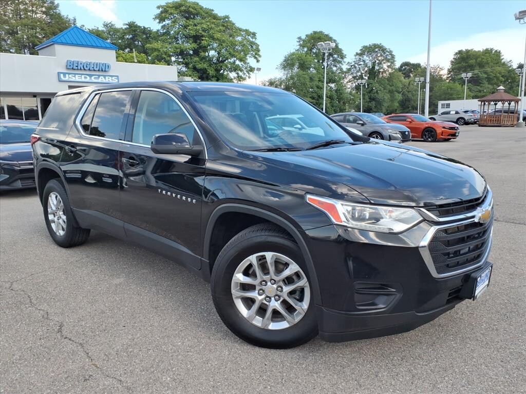 Used 2021 Chevrolet Traverse LS SUV