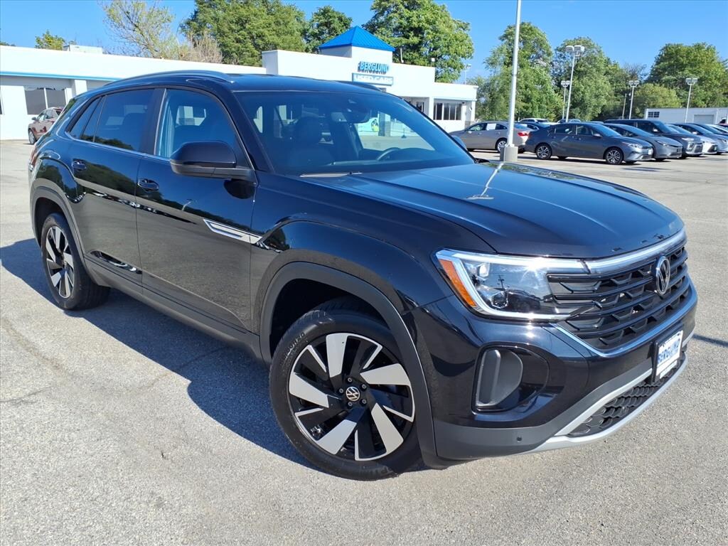 Used 2026 Volkswagen Atlas Cross Sport 2.0T SE w/Technology