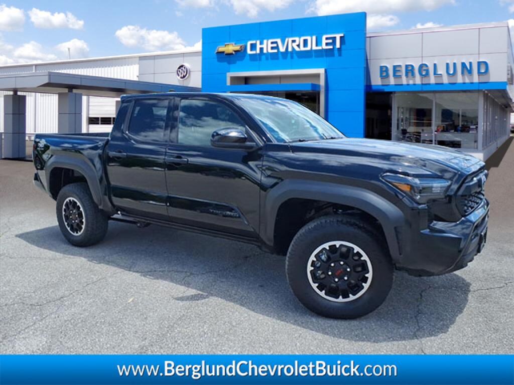 Used 2025 Toyota Tacoma TRD Off Road Truck