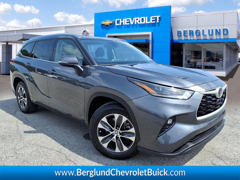Used 2021 Toyota Highlander XLE SUV