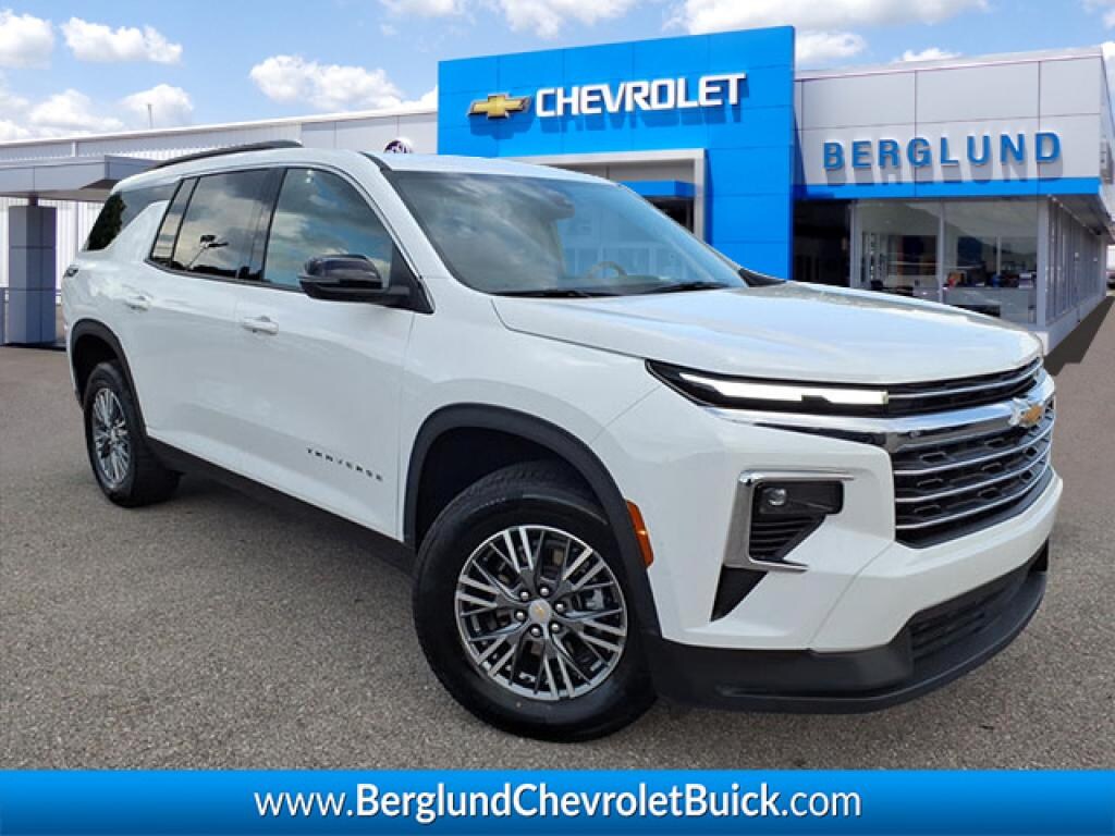 Used 2025 Chevrolet Traverse LT SUV