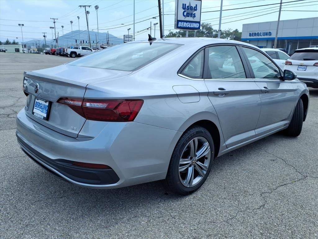 Used 2024 Volkswagen Jetta SE