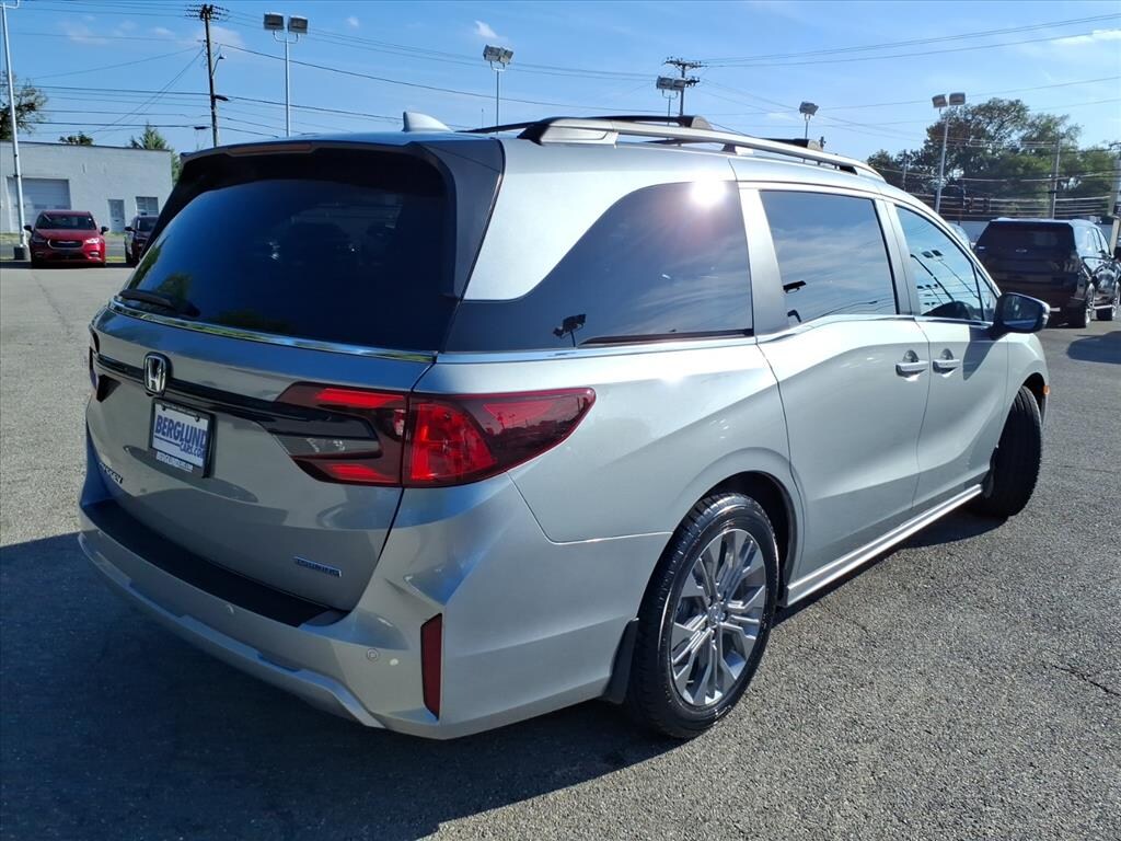 Used 2025 Honda Odyssey Touring Minivan