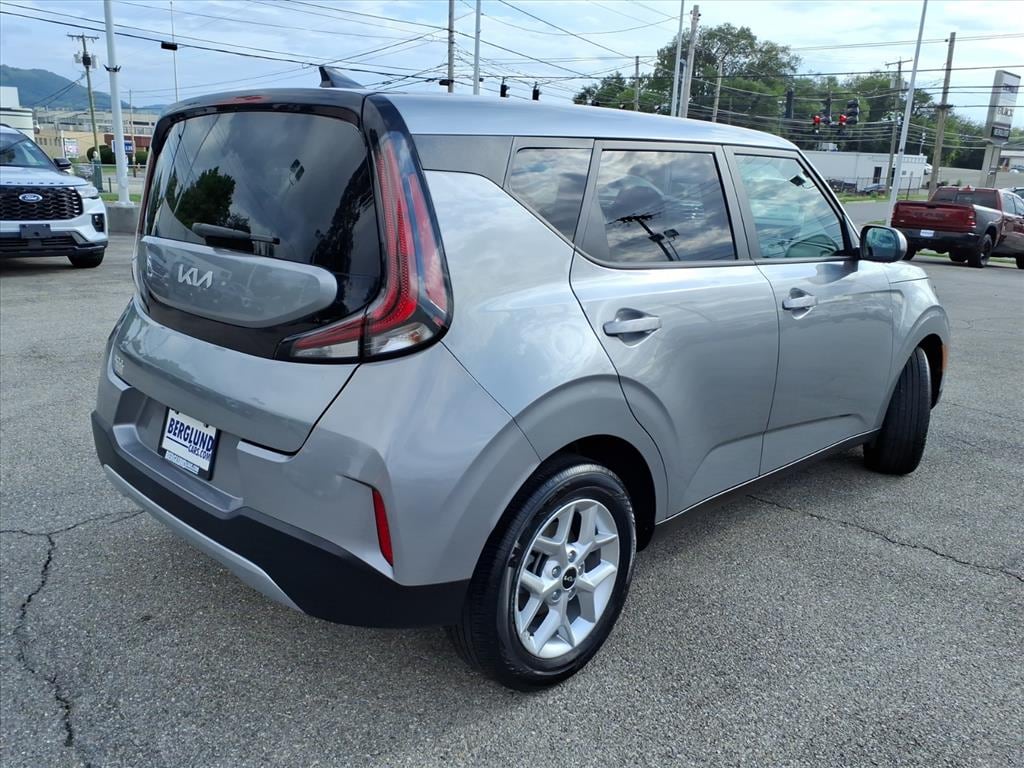 Used 2025 Kia Soul LX