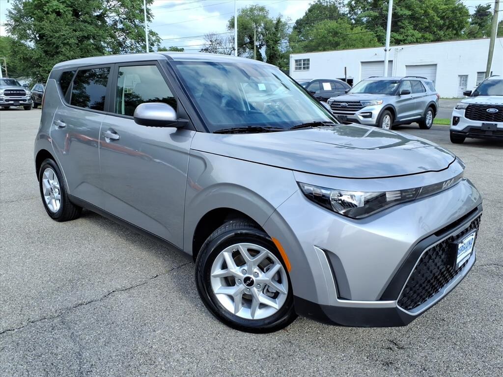 Used 2025 Kia Soul LX
