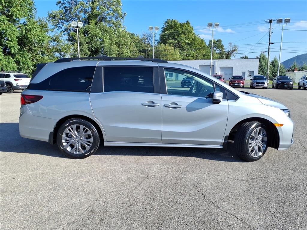 Used 2025 Honda Odyssey Touring Minivan