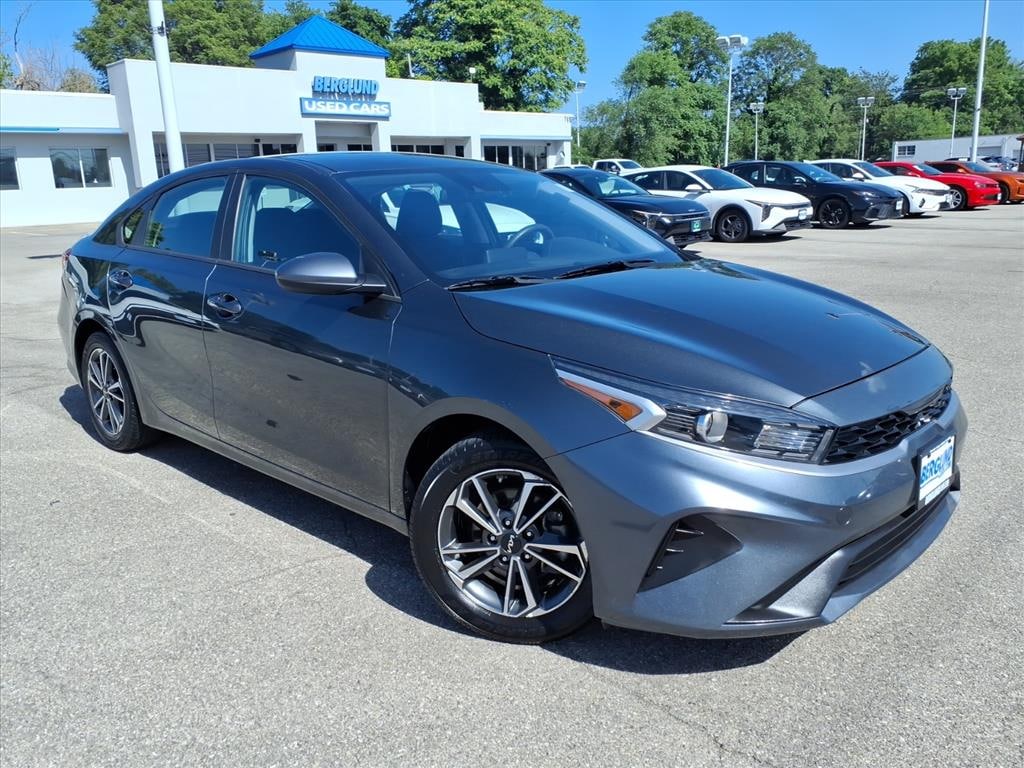Used 2023 Kia Forte LXS Sedan