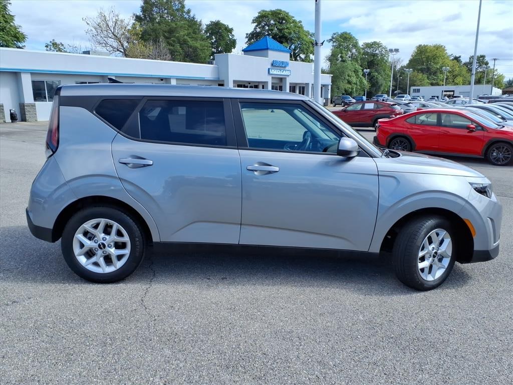 Used 2025 Kia Soul LX Crossover