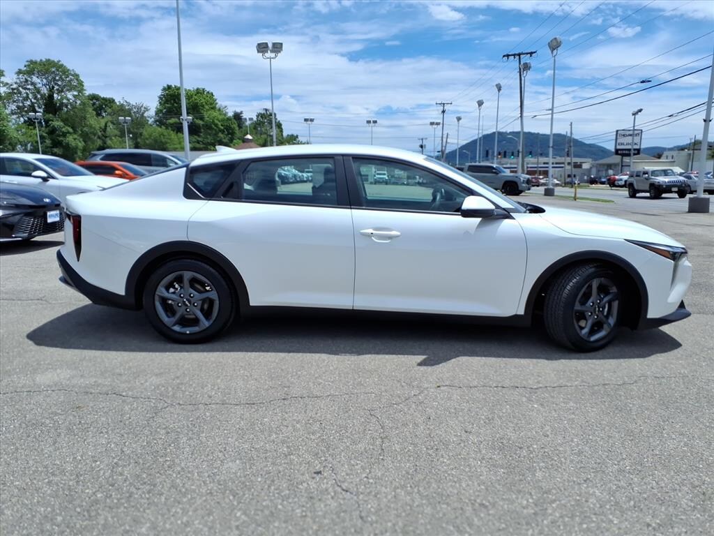 Used 2025 Kia K4 LXS Sedan