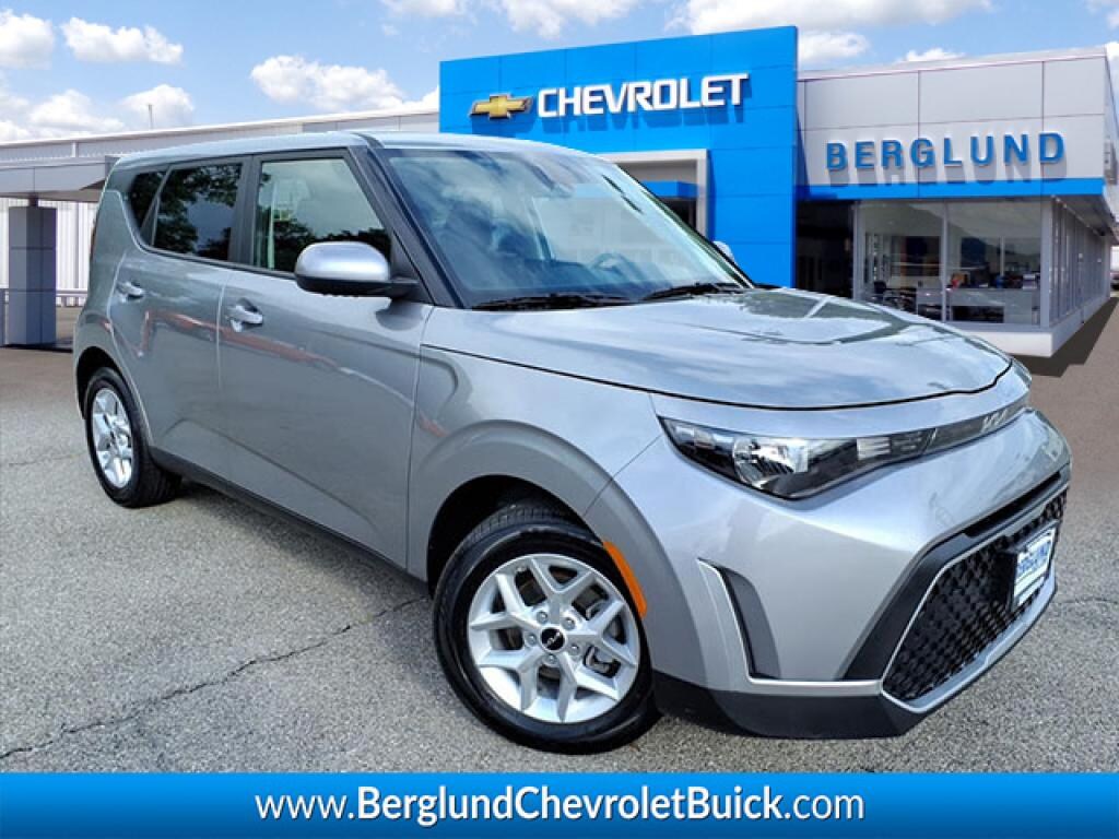 Used 2025 Kia Soul LX