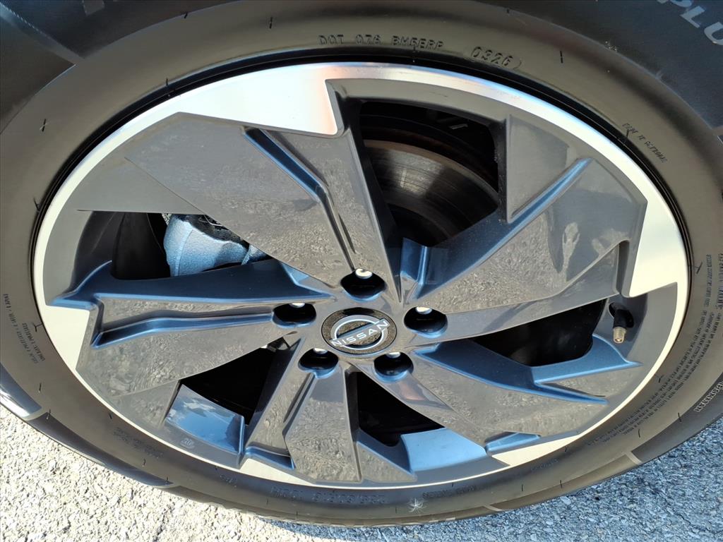 2025 Nissan Rogue SV - Photo 11