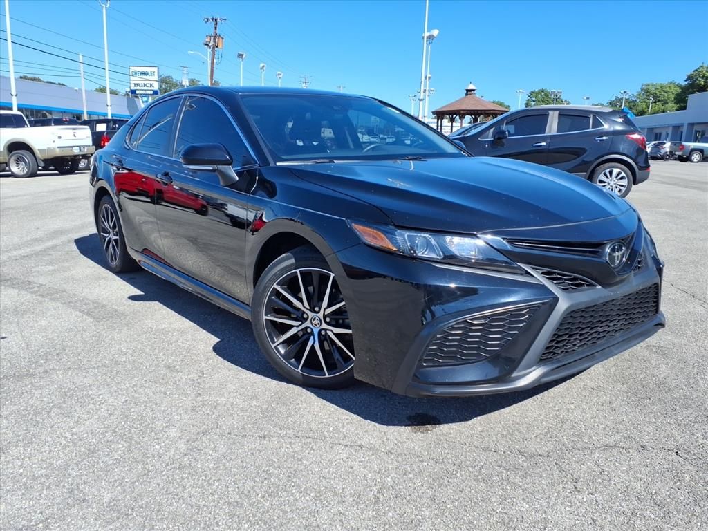 2023 Toyota Camry SE photo 2