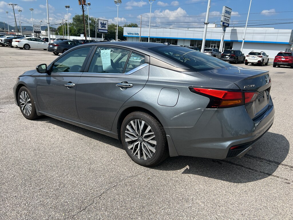 Used 2024 Nissan Altima SV FWD Sedan