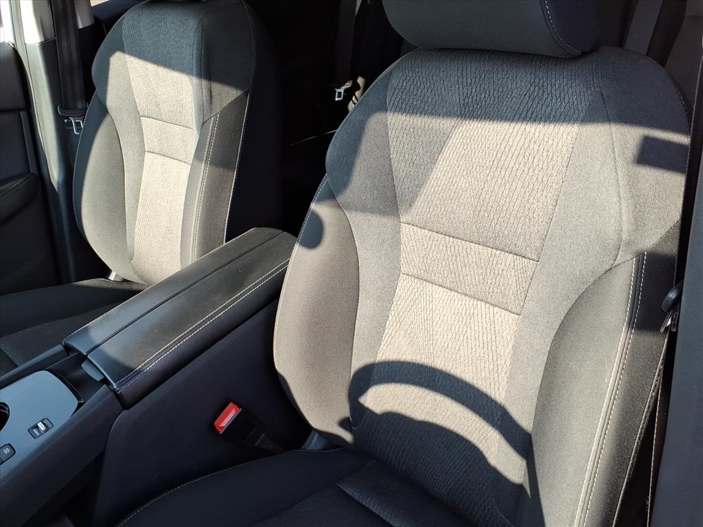 2025 Nissan Rogue SV - Photo 17